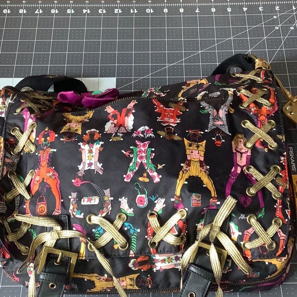 EUC Betsey Johnson Betseyville over the shoulder tote - Picture 8 of 12